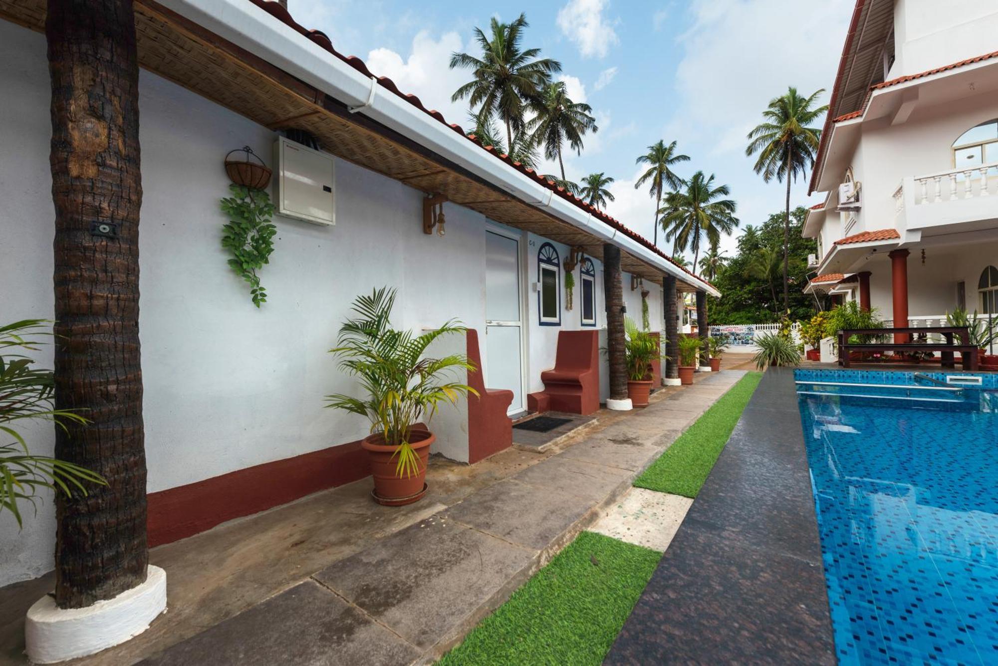 Hotel La Paulo'S Near Beach Resort Morjim Esterno foto